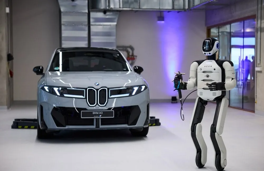 Elon Musk Claims His Robots Will Outperform Top Surgeons in Three Years