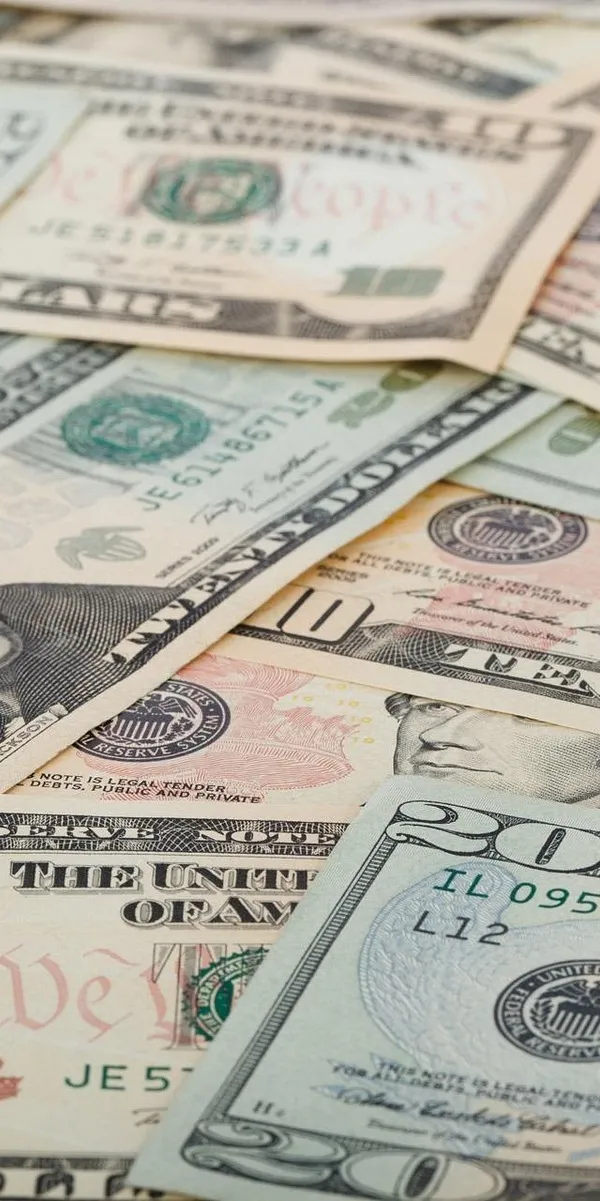 SRM Stock Resilience: What DACH Investors Need to Know