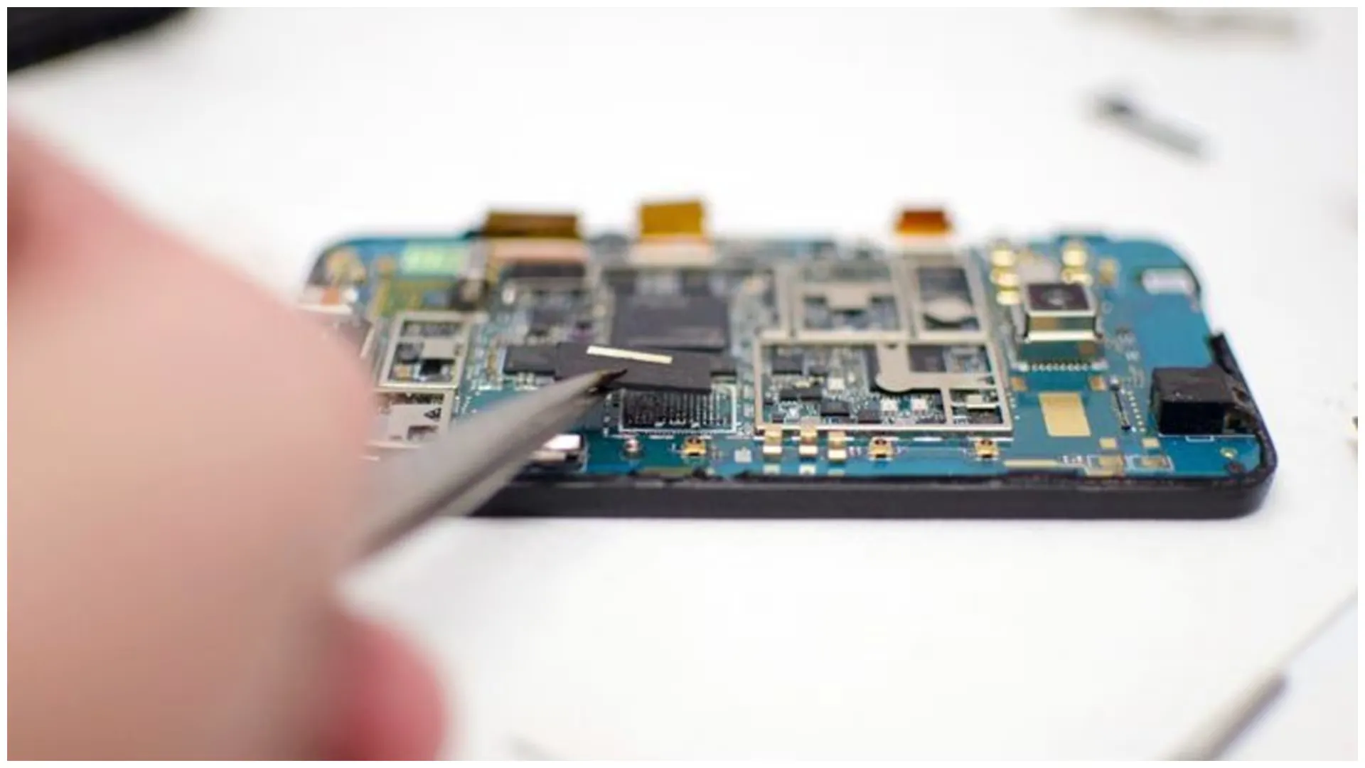 Rising Memory Chip Prices Lead to Smartphone Price Hikes in Africa