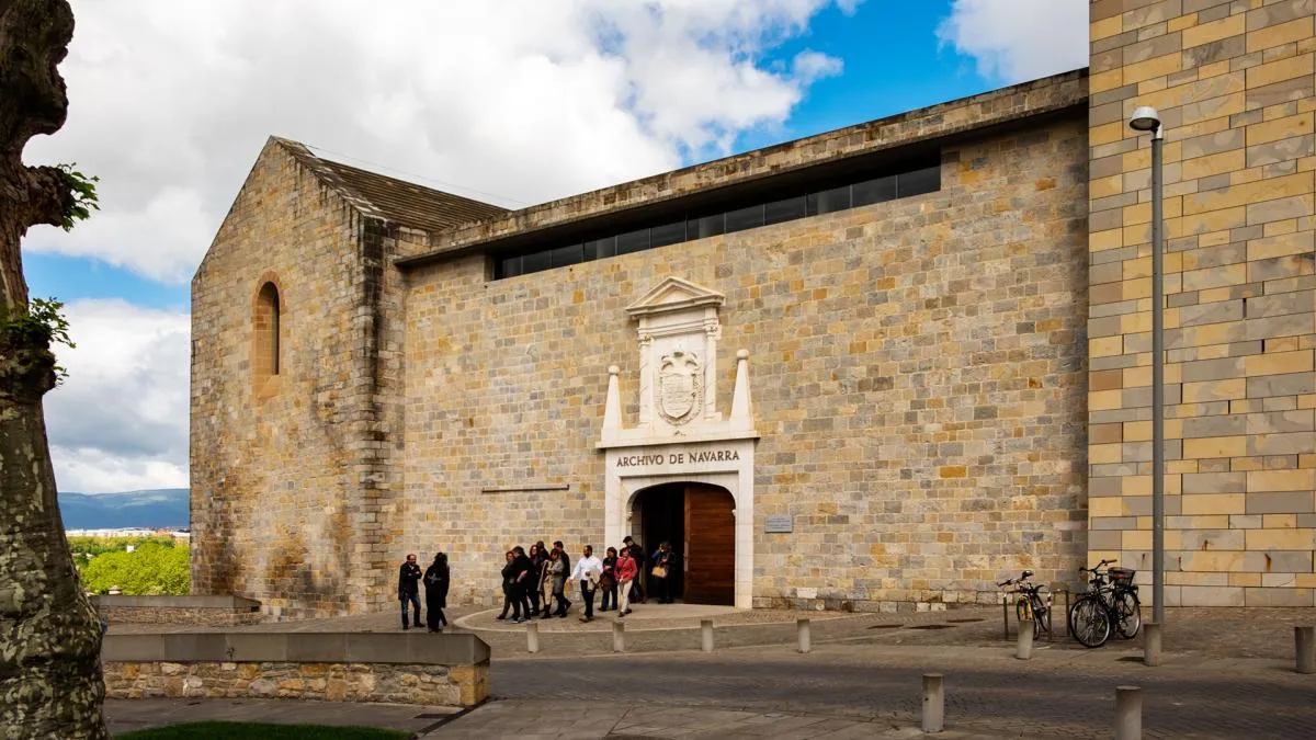 Severe Sentencing for Sexual Assault and Robbery in Pamplona