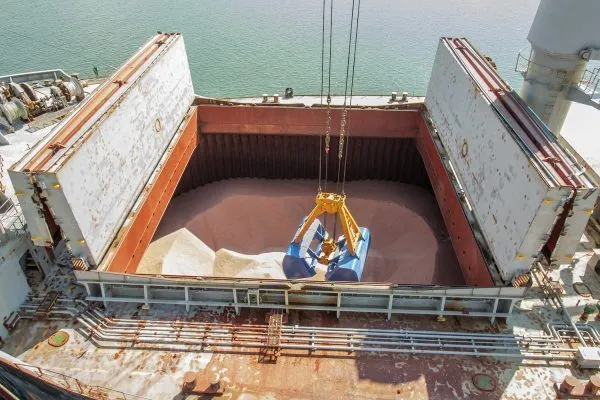U.S. Seeks Alternative Fertilizer Sources Amid Iran War Disruptions