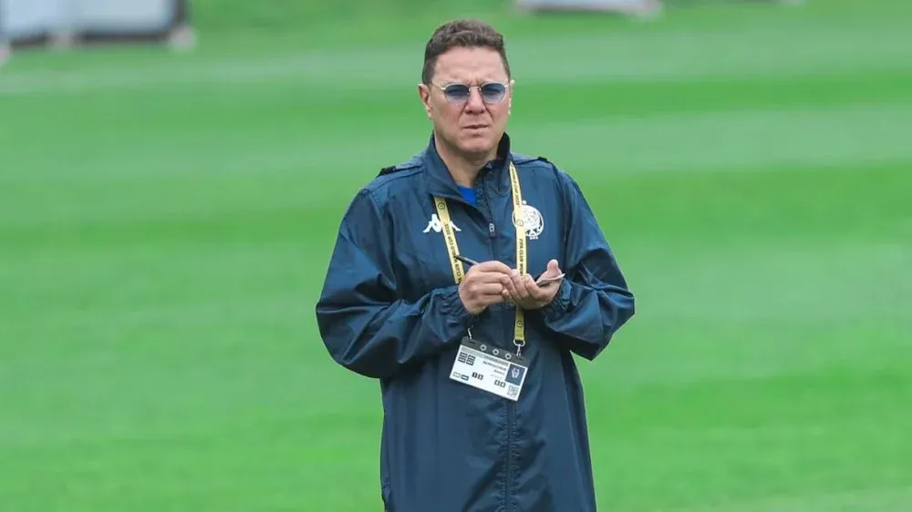 Wydad Casablanca Parts Ways with Coach Mohamed Amine Benhachem