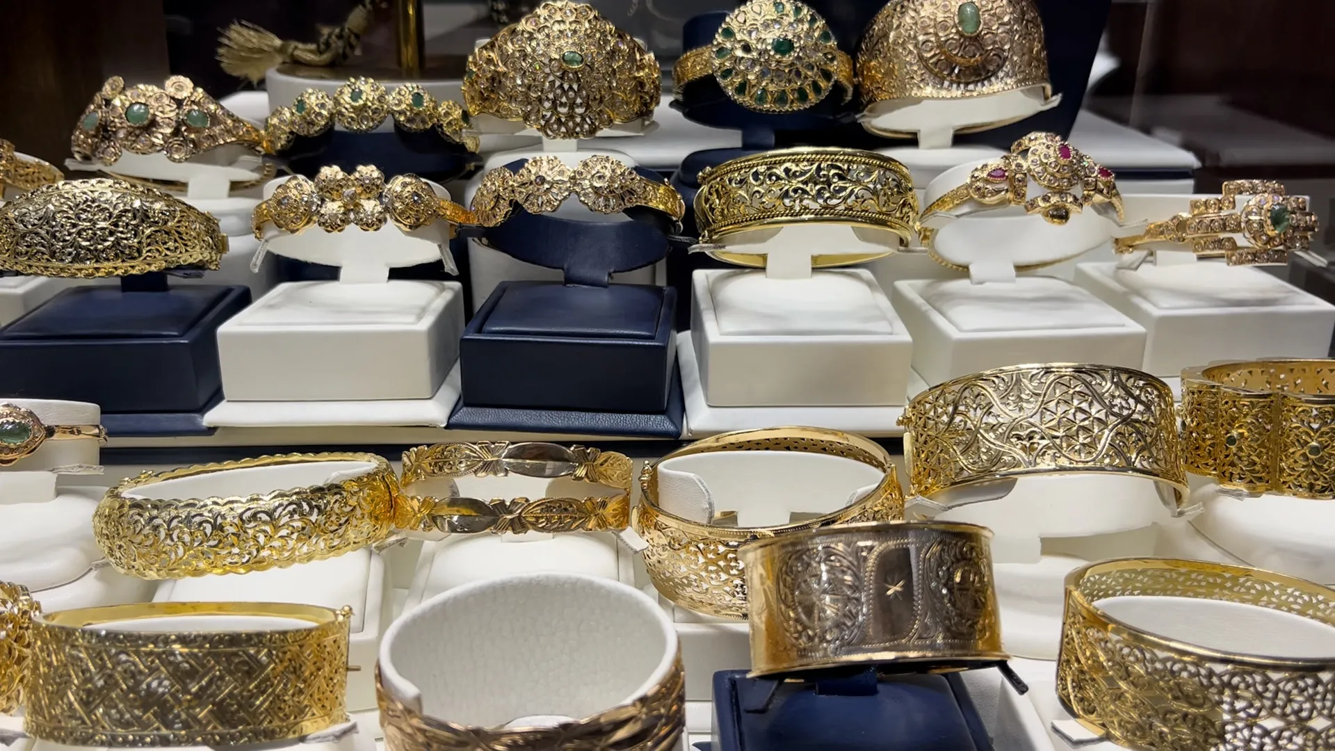 Significant Drop in Gold Prices in Morocco: A 30% Decline Explained