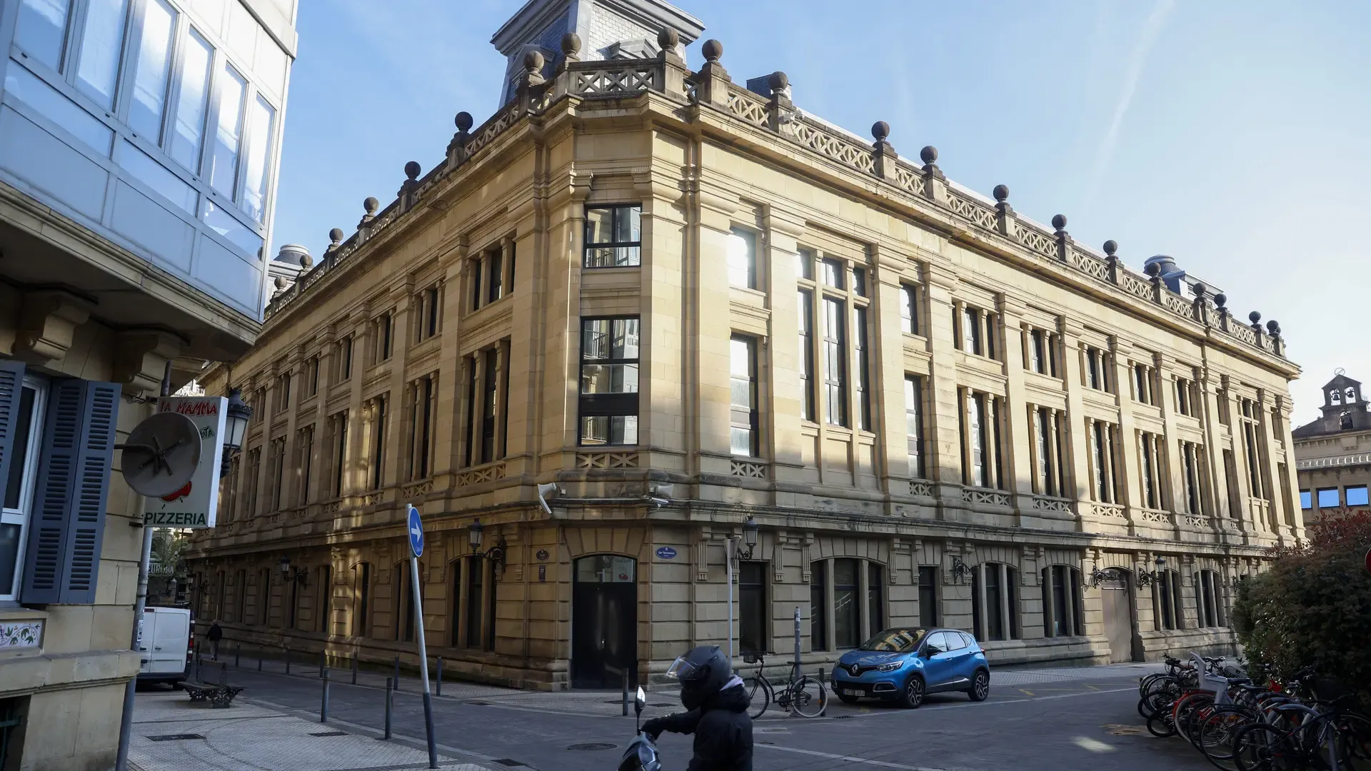 University Professor Arrested for Abandoning Children in Spain