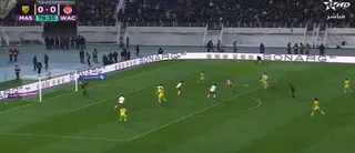 Idris El Jebali Stuns with Spectacular Rabona Goal for Magreb de Fez