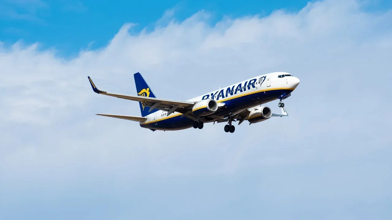 Ryanair Flight Takes Off Without Passengers: A Shocking Incident at the Airport