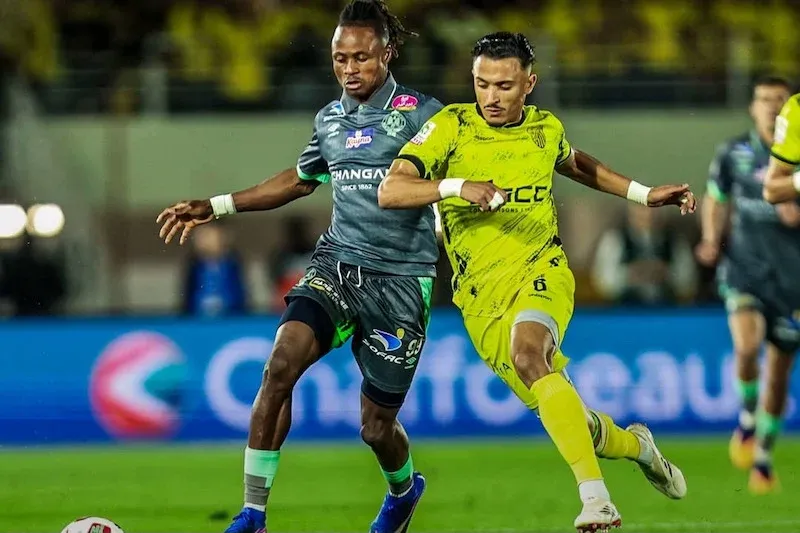 Raja Club Athletic Triumphs Over Wydad Fassi and Takes Temporary Lead in Professional League