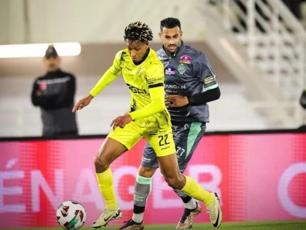 Raja Club Athletic Takes Sole Lead with Win Over FUS Rabat