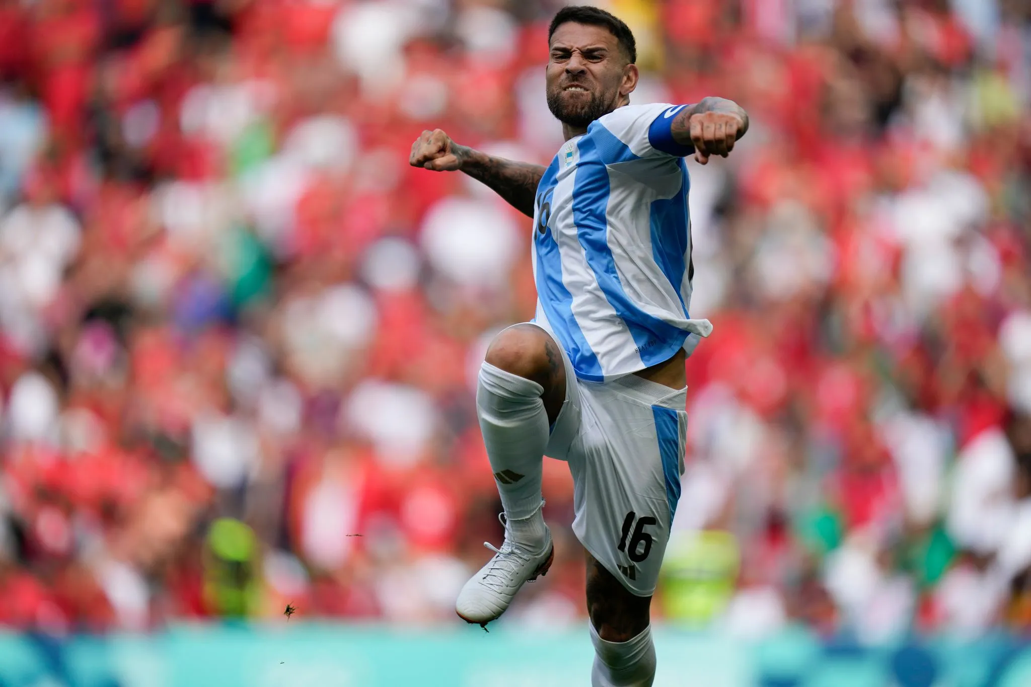 Nicolás Otamendi Returns to River Plate After World Cup Glory