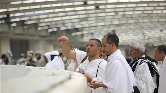 Pilgrims Continue the Ritual of Stoning During the Final Days of Tashreeq