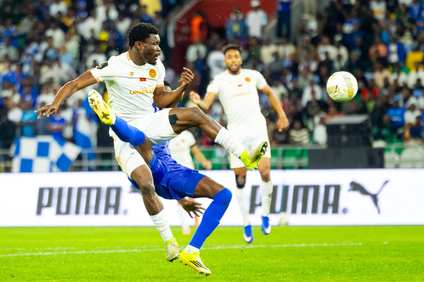 Controversial Celebration Leads to Red Card for Senegalese Player in Moroccan Match