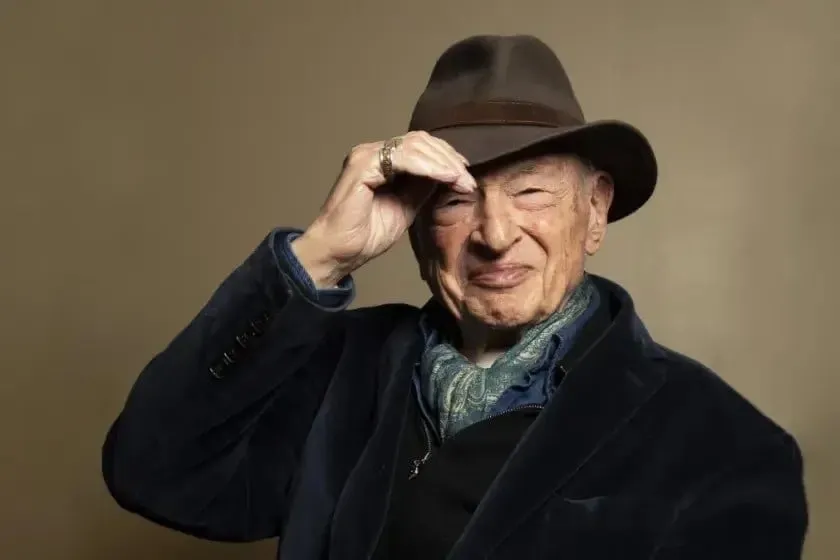 A Farewell Message to Edgar Morin: Philosophy Against Sorrow and Oblivion