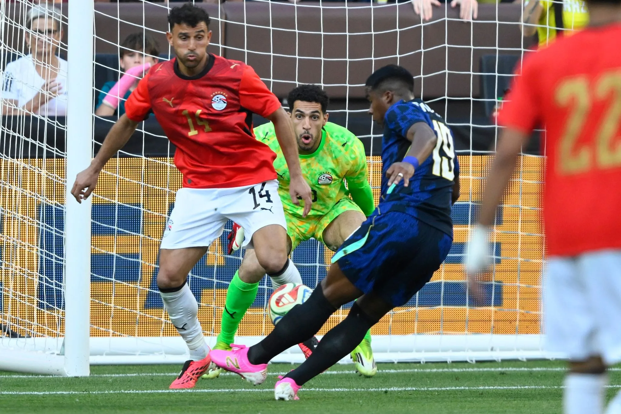Brazil Triumphs Over Egypt 2-1 in Pre-World Cup Friendly