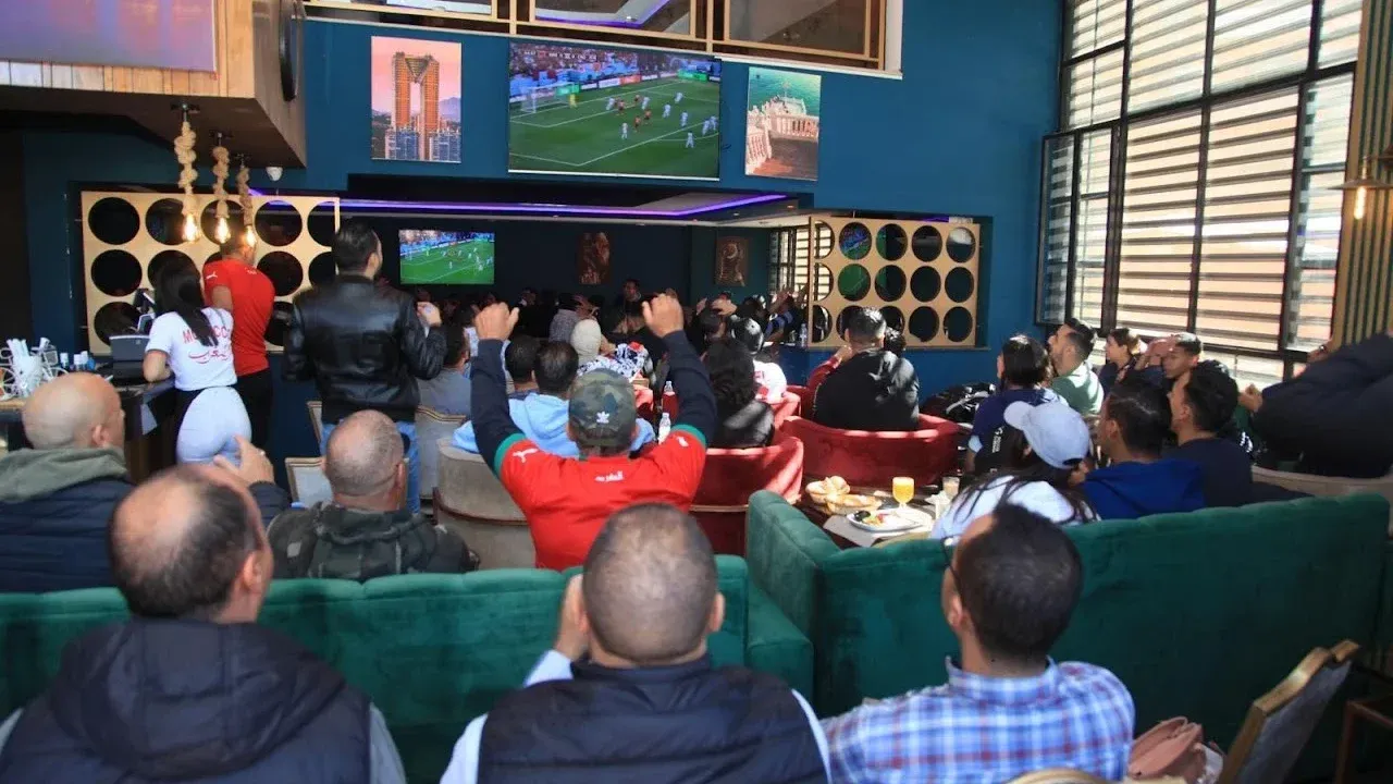Cafés in Marrakech Face Backlash Over Mandatory Food and Drink Purchases