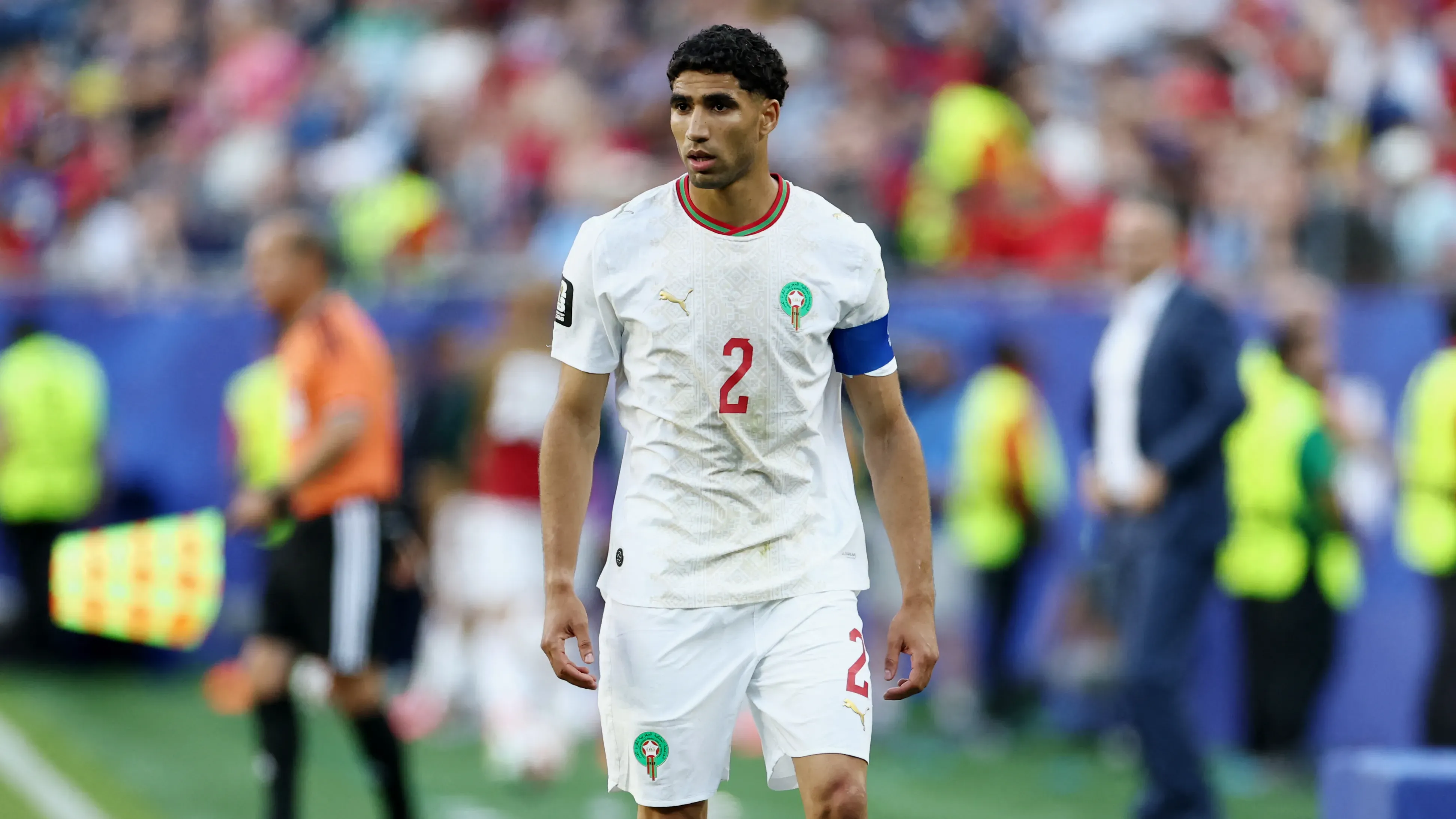 Scottish Fans Boo Achraf Hakimi During World Cup Defeat: A Controversial Encounter