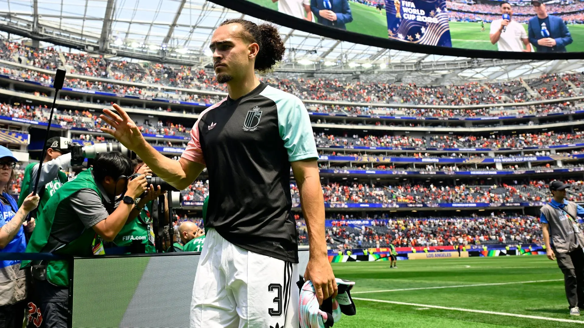 Latest Updates on Eintracht Frankfurt: Transfers, Ex-Coaches, and Team Preparations