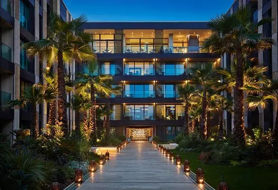 Discovering Casablanca: Five Luxurious Hotels for a Unique Summer Experience
