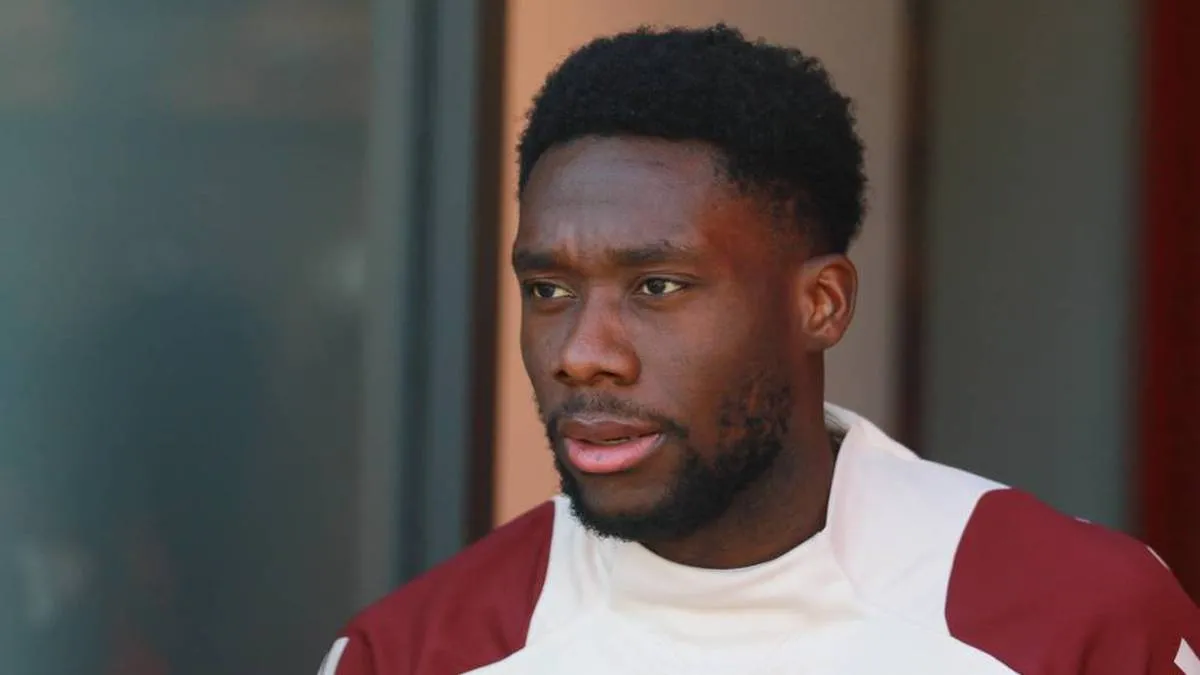 Alphonso Davies Returns to Training with Bayern Munich