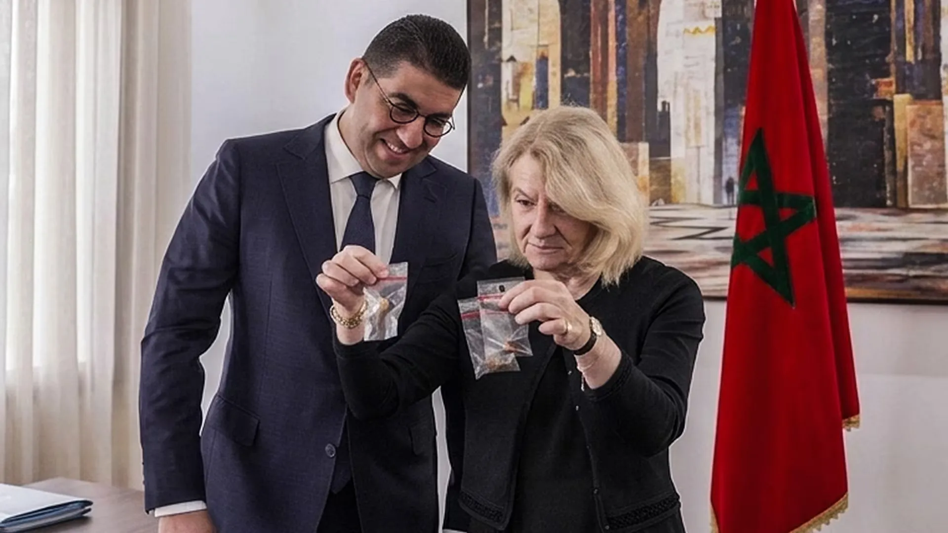 France Returns Nine Cretaceous Dinosaur Teeth to Morocco: A Landmark Restoration