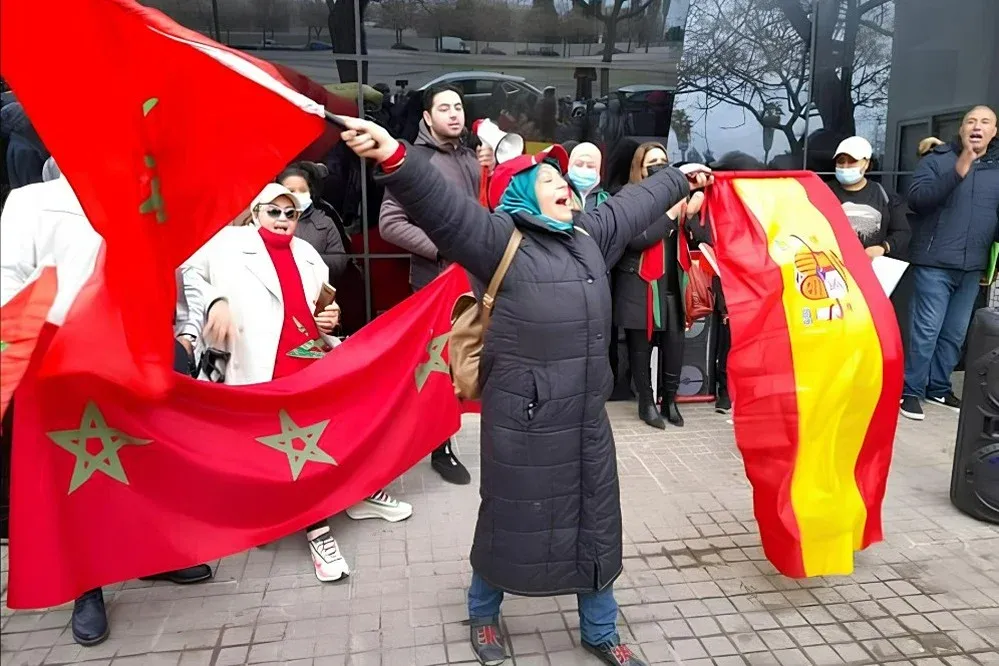 Spain's Regularization of Migrants Sparks Morocco's Enhanced Consular Services