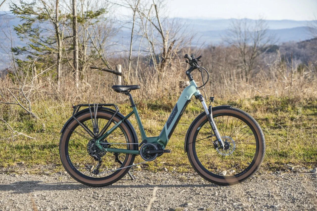 Exciting Summer Sale: 40% Off on Lovelec Trekking E-Bike with Impressive 170 km Range