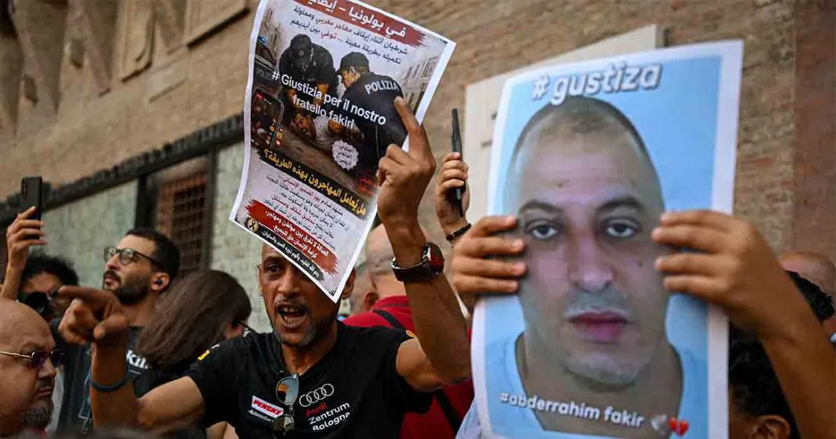 Italian Police Officers Return to Administrative Roles Amid Ongoing Investigation into Death of Moroccan National