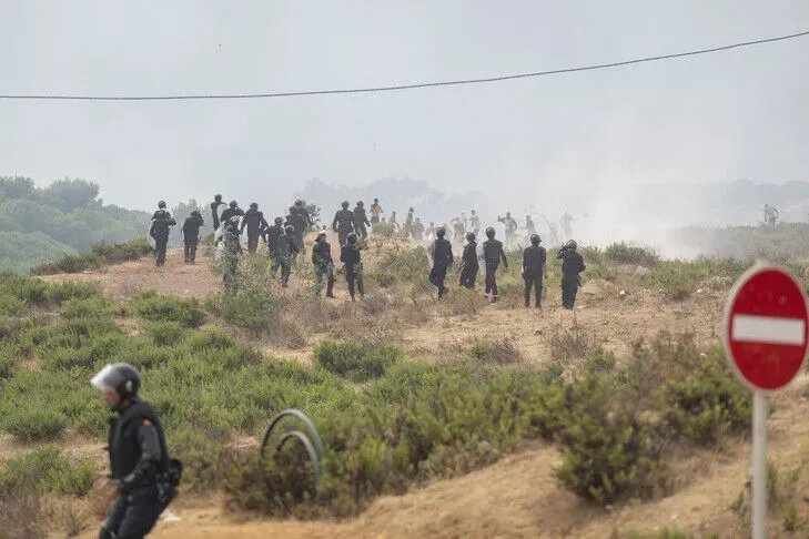 Morocco Enhances Security in Fnideq Amid Social Media Calls for Mass Crossing to Ceuta
