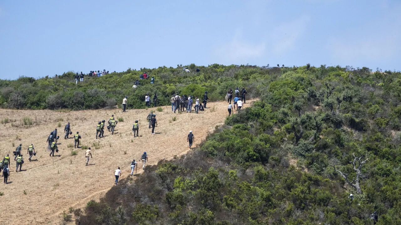 Rabat Takes Action to Block Migrants Heading to Ceuta with Tear Gas and Charges