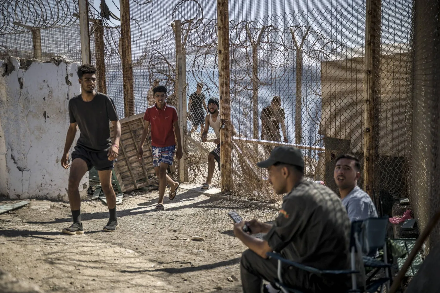 Young Moroccans Pursue European Dreams Despite Economic Growth