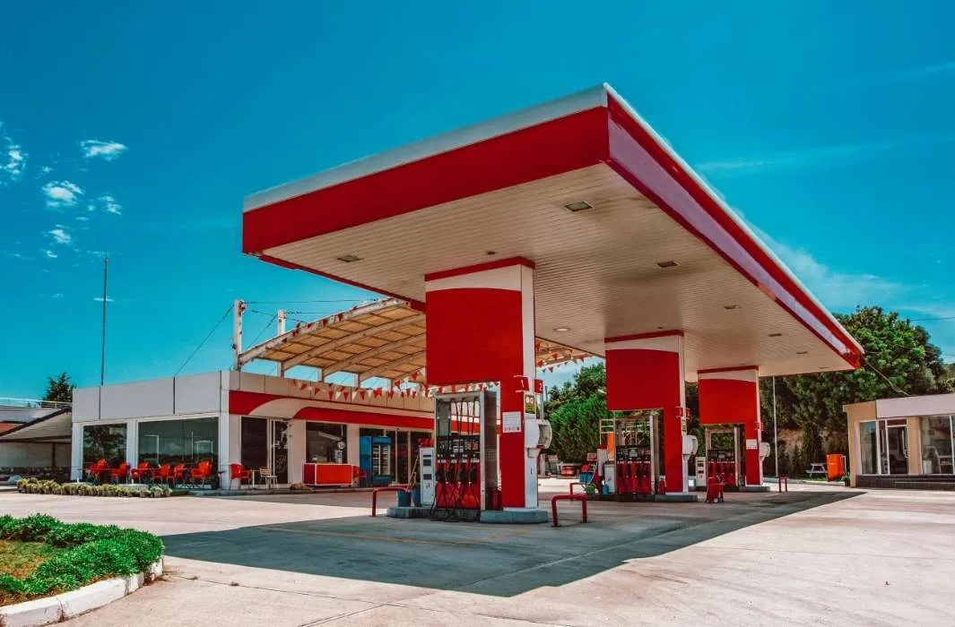 Morocco Integrates Renewable Energy into Fuel Station Licensing with New Digital Regulations
