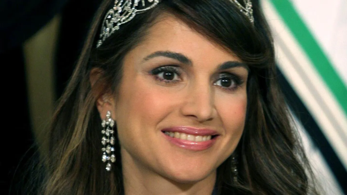 The Hidden Treasures of Royal Jewelry: A Glimpse into the Majestic Diadems of Eastern Monarchs