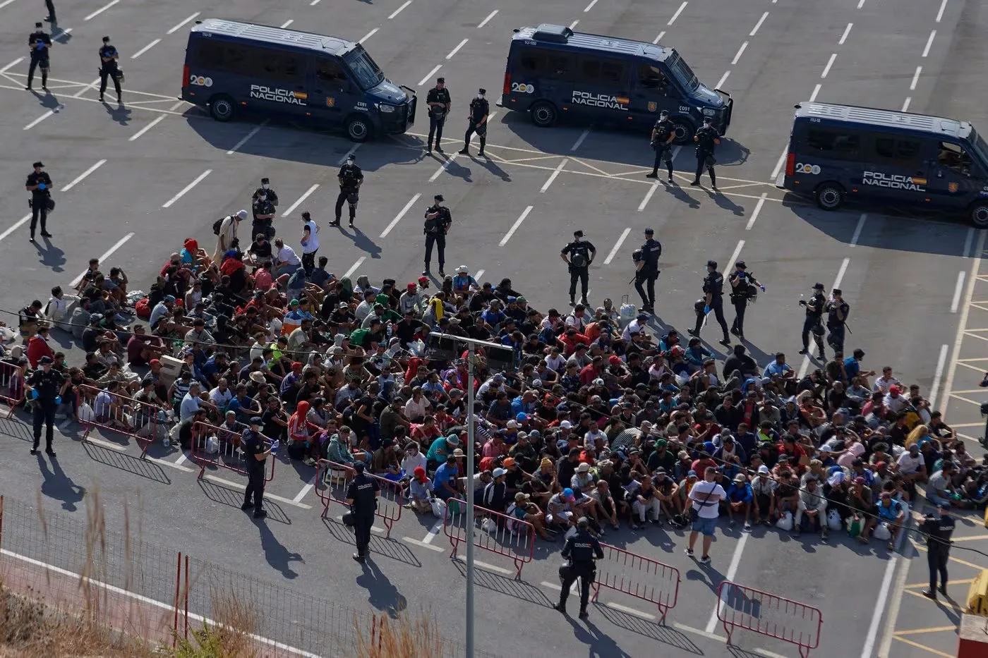 Human Smuggling Network Uncovered: Five Arrested for Transporting Migrants from Ceuta to Spain