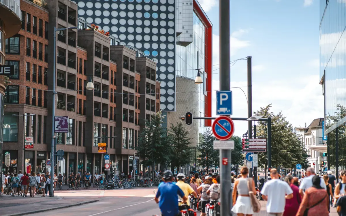 Dutch Authorities Question Moroccan Woman's Visa Despite Long Residency