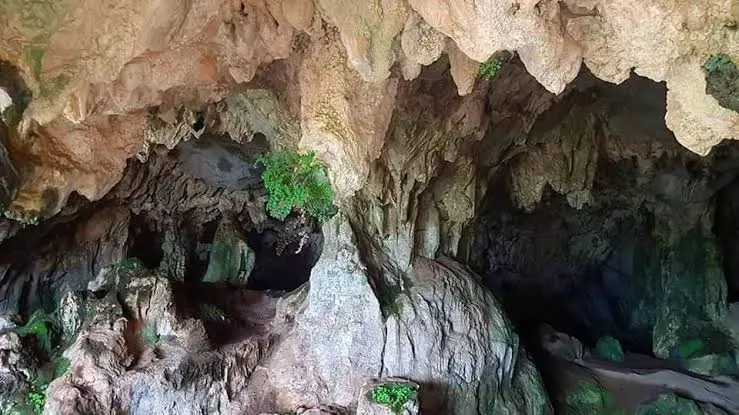 Exploring the Geological and Historical Significance of Kaf al-Ghar Cave
