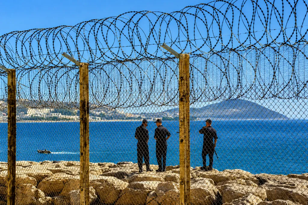 Spain's Migration Crisis Management: A Tale of Disarray and Strategic Response