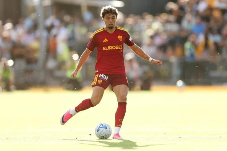 Crystal Palace Shows Interest in Roma's Neil El Aynaoui Amid Potential Move