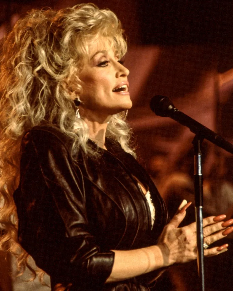 Legendary Singer Dolly Parton Passes Away at 80