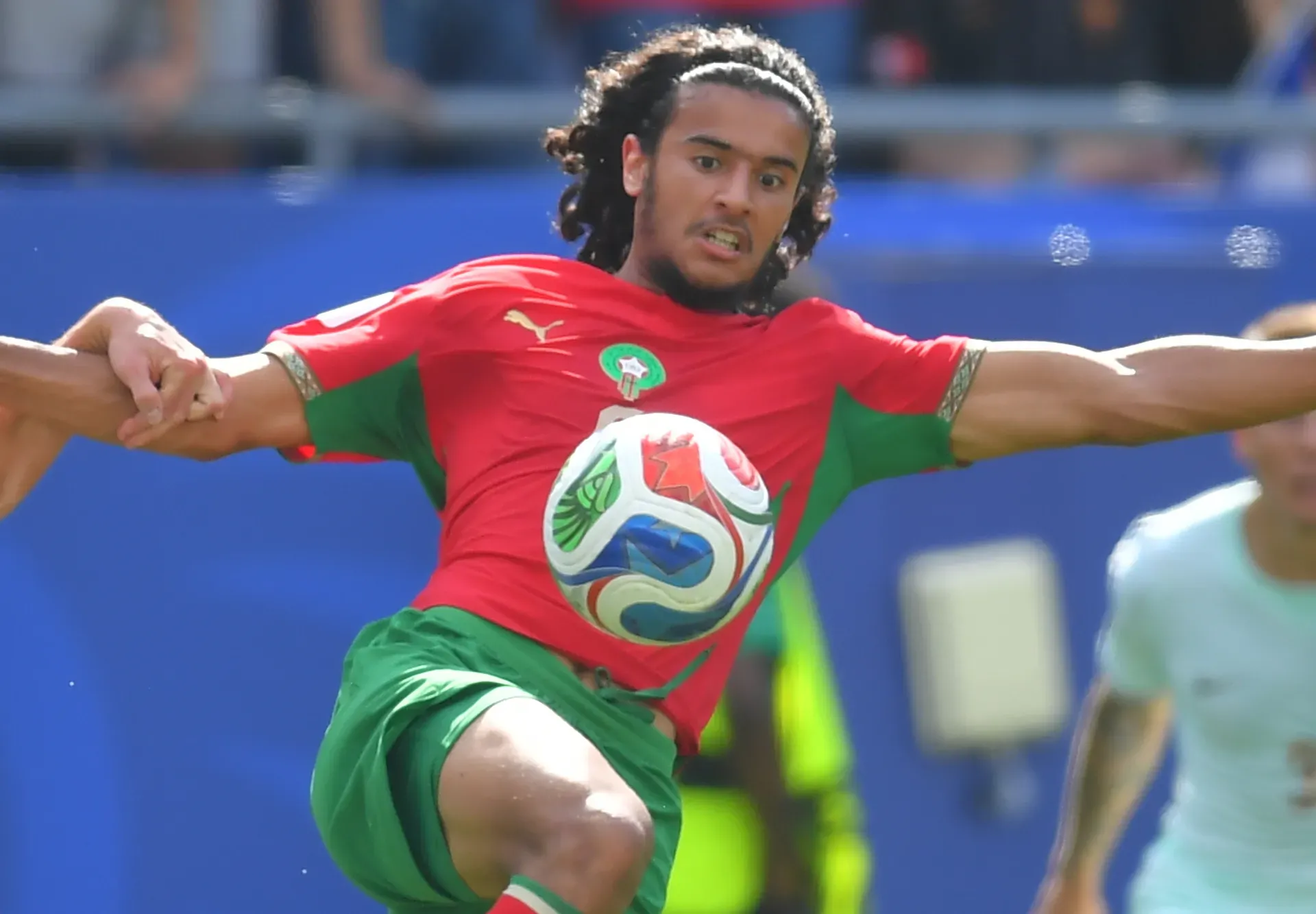Ayyoub Bouaddi Joins Manchester City in Record-Breaking Transfer Deal