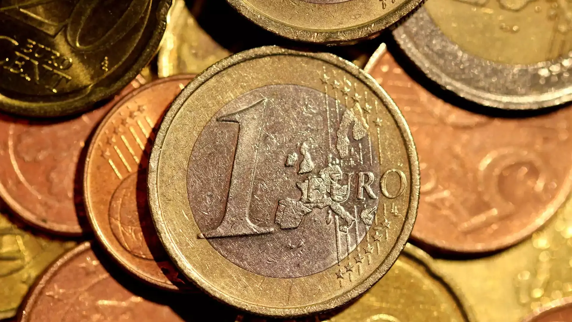 Stroc Industrie Sees Positive Stock Movement Amid Growing Investor Interest
