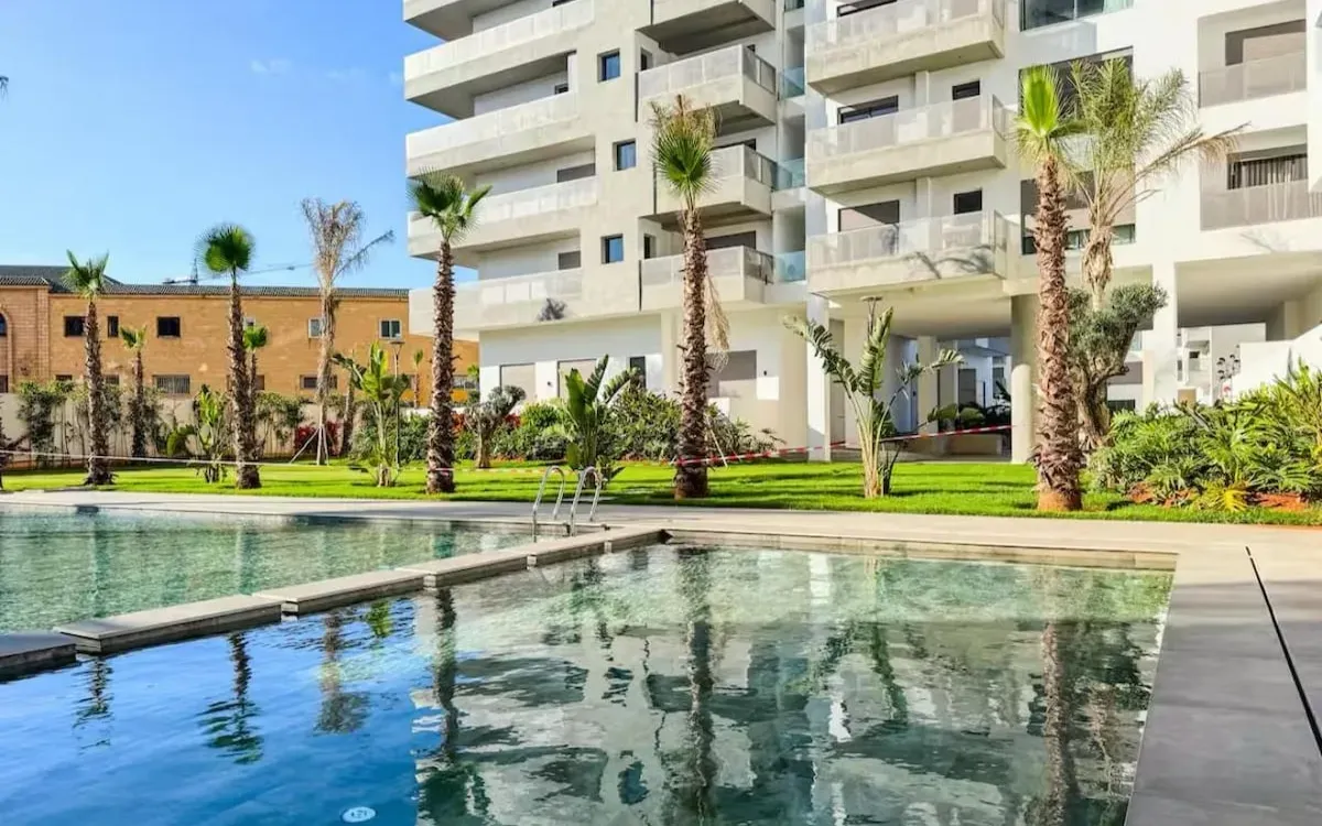 Casablanca's Real Estate Market Shows Mixed Recovery: Office Sales Surge While Apartment Transactions Decline