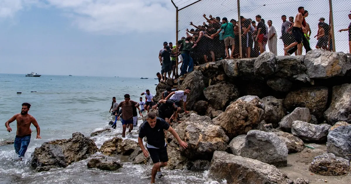 Spain Accuses Russia and Israel of Spreading Disinformation Amid Ceuta Migrant Crisis