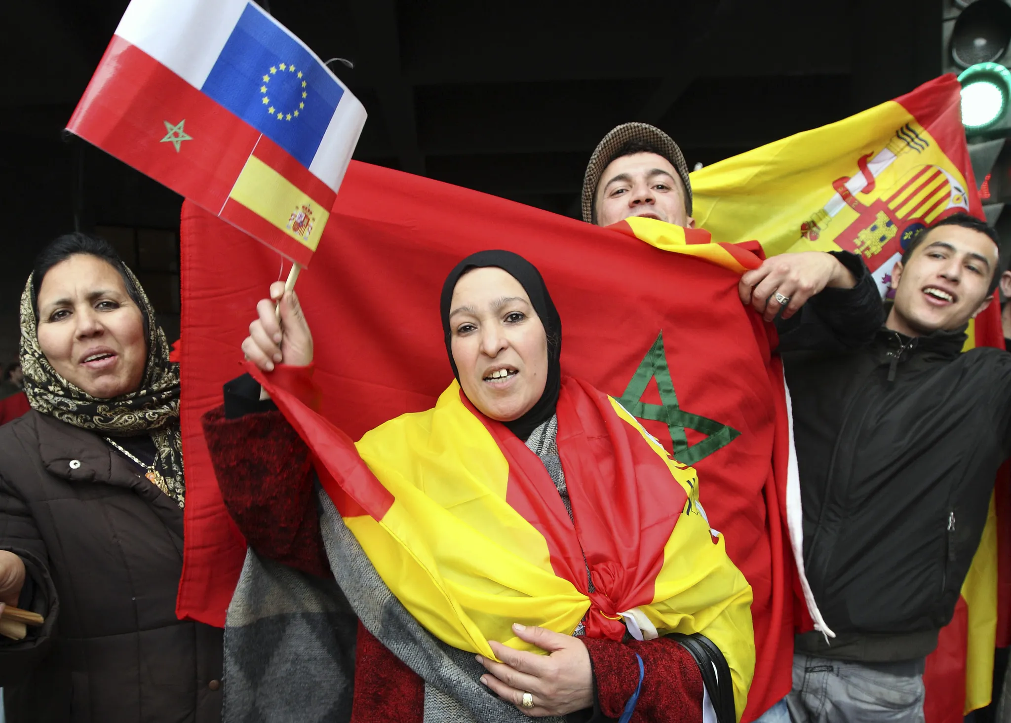 Moroccans Rank Second in Emigration from Spain in 2026