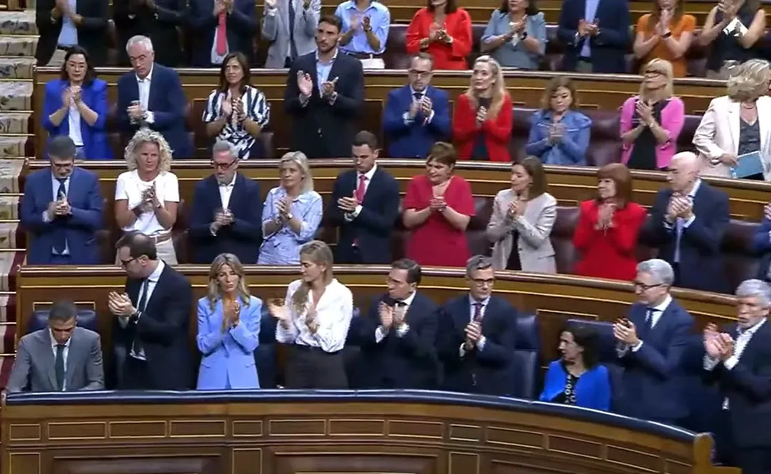 Pedro Sánchez Faces Political Isolation Amidst Migratory Crisis Debate