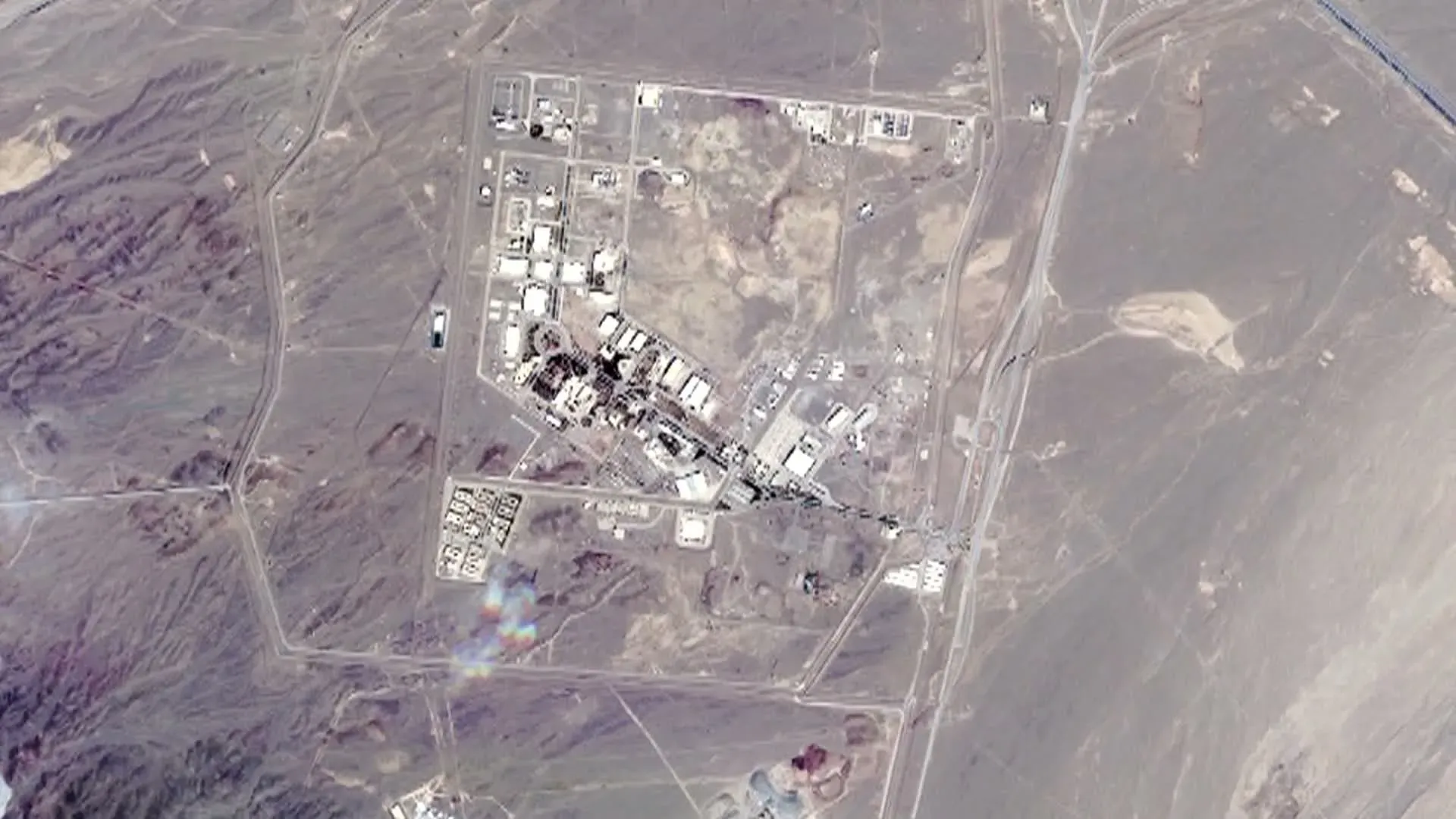 Surveillance of Movements at Iran's Jabal al-Fas Site as Washington Threatens Targeting