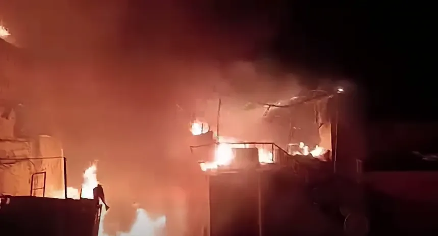 Massive Fire Strikes Moulay Idriss Edge in Fez, Causing Significant Material Losses