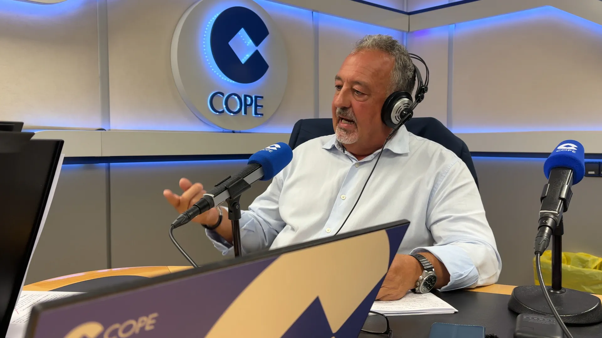 Analyzing the Migration Crisis: Insights from Former Commissioner Luis Mayandía