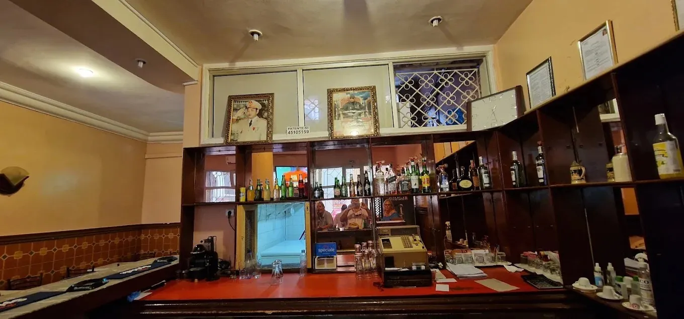 Exploring the Iconic Lescal Bar: A Journey from Jamaa el Fna to the Heart of Gueliz
