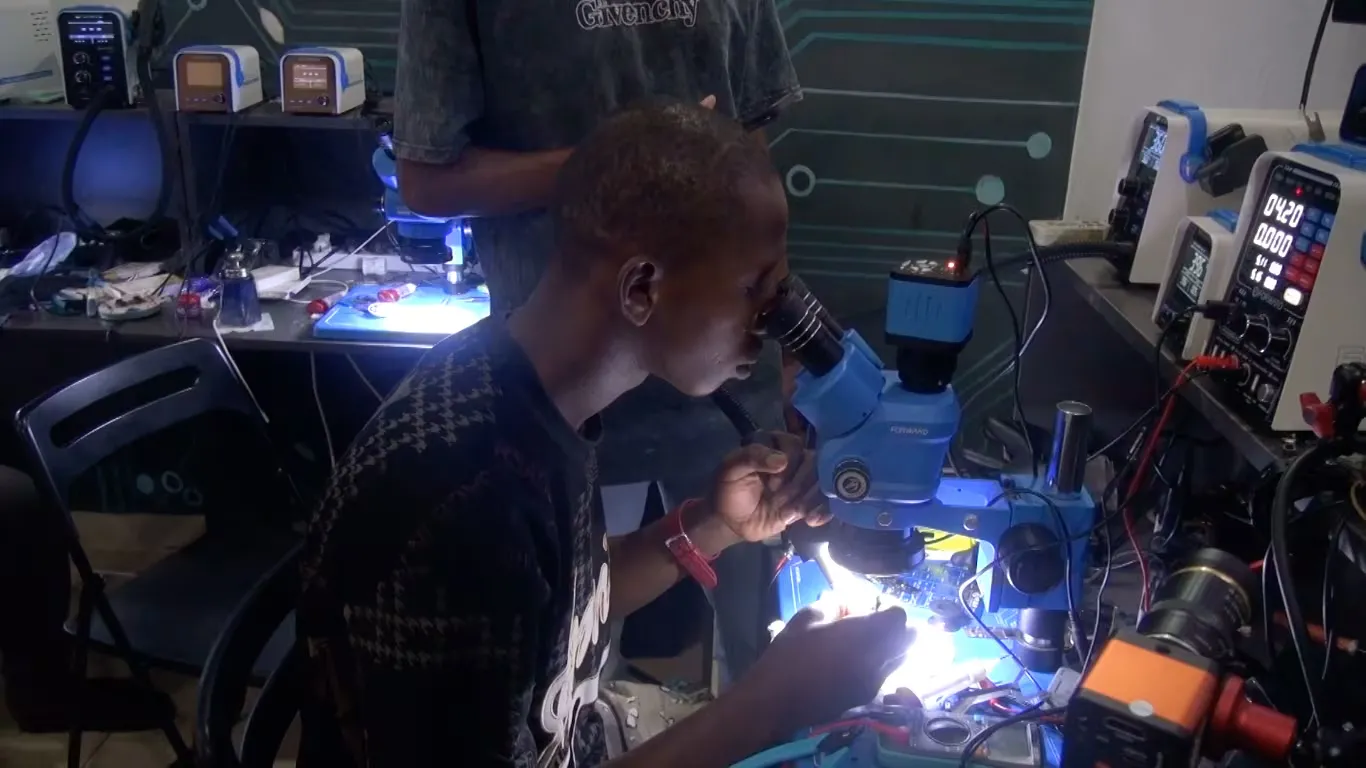 The Rise of Phone Repair Technicians in Guinea Inspired by Morocco