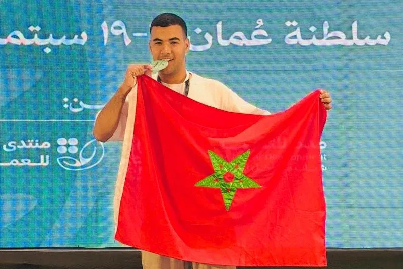 Moroccan Student Excels in Oman Conference