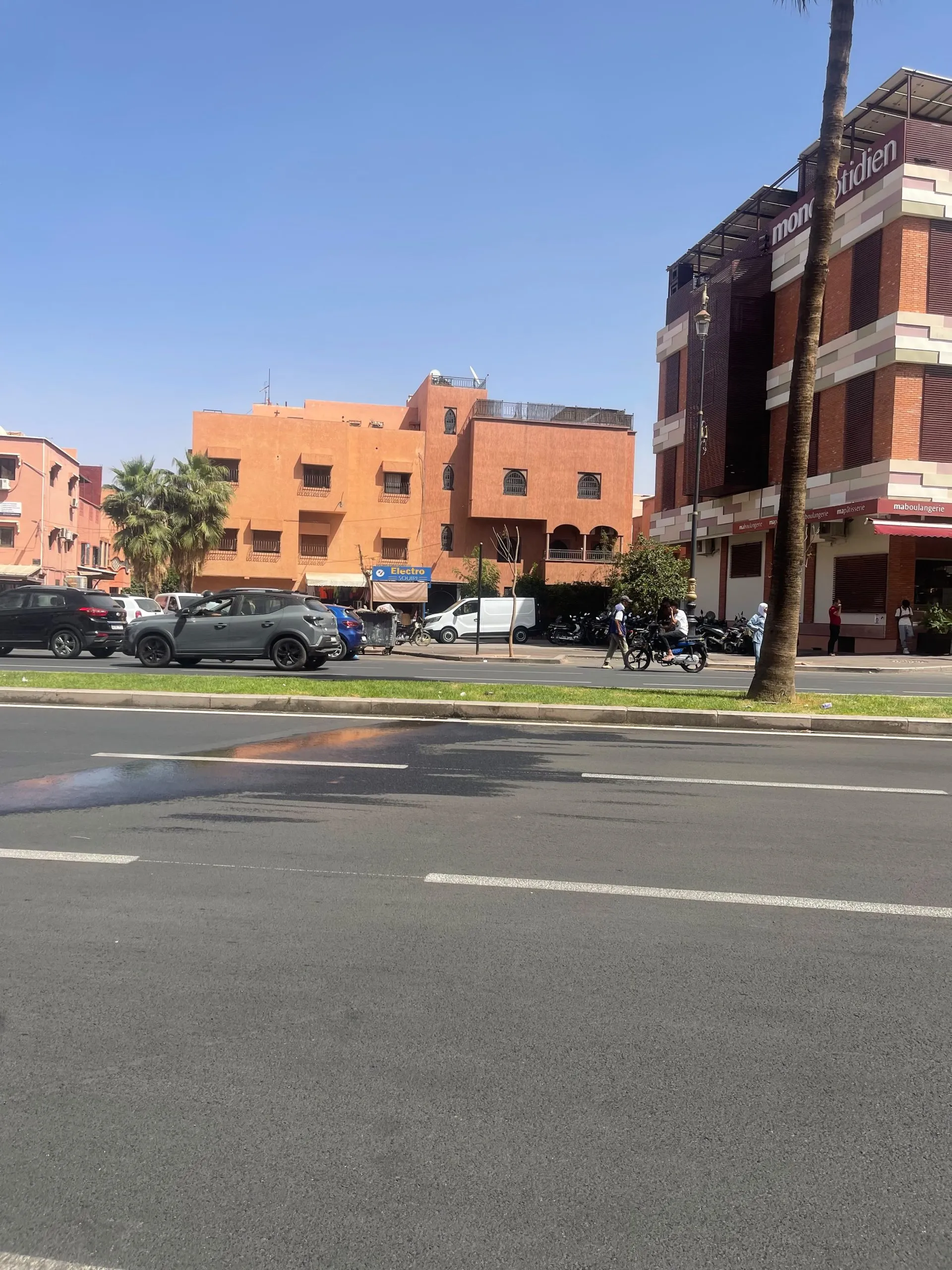Concerns Arise Over Irrigation Water Leakage on Allal El Fassi Street in Marrakech
